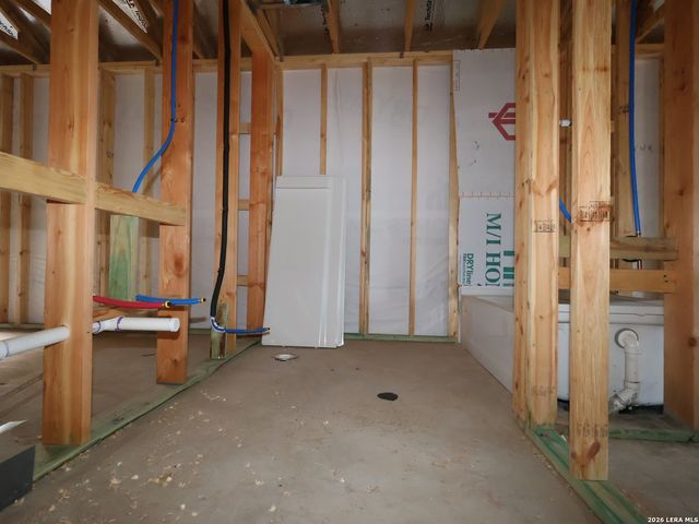 112 Greeley Drive, Floresville, TX 78114