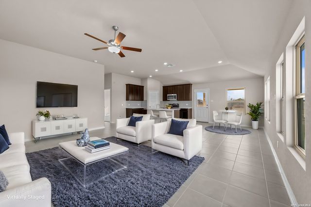 112 Greeley Drive, Floresville, TX 78114