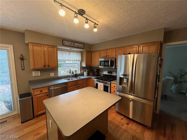 3632 Berkeley Lane, Brunswick, OH 44212