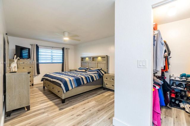 929 NE 199th St 203, Miami, FL 33179