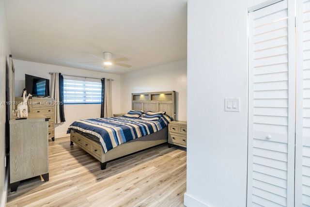 929 NE 199th St 203, Miami, FL 33179