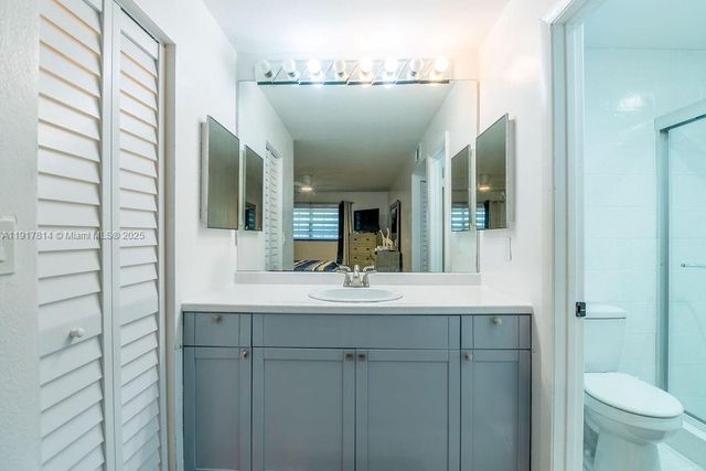 929 NE 199th St 203, Miami, FL 33179