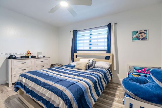 929 NE 199th St 203, Miami, FL 33179