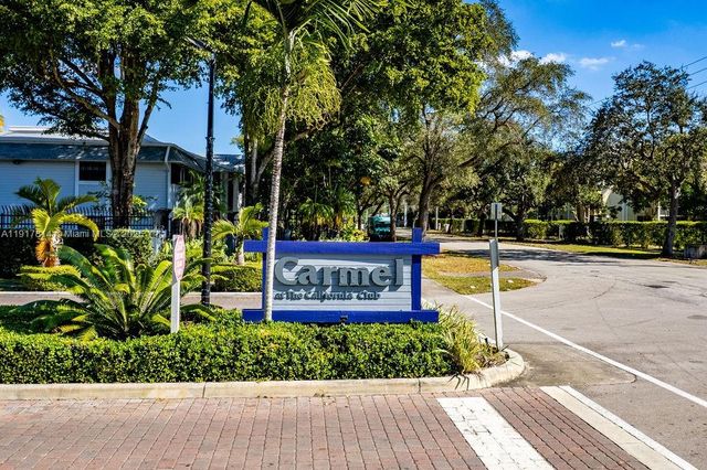 929 NE 199th St 203, Miami, FL 33179