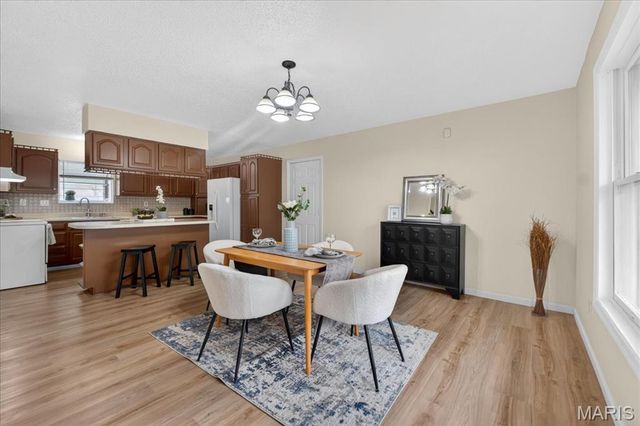 12228 Glenpark Drive, Maryland Heights, MO 63043