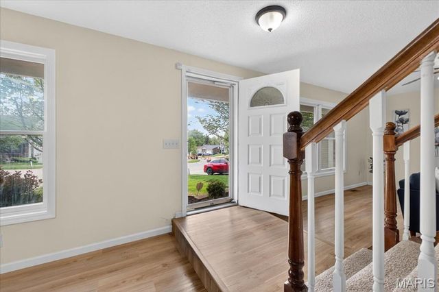 12228 Glenpark Drive, Maryland Heights, MO 63043