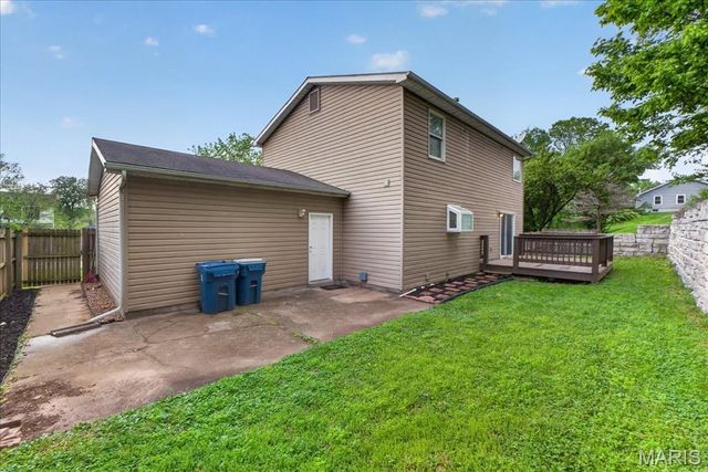 12228 Glenpark Drive, Maryland Heights, MO 63043