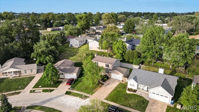 12228 Glenpark Drive, Maryland Heights, MO 63043