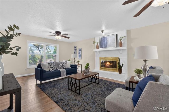 12228 Glenpark Drive, Maryland Heights, MO 63043