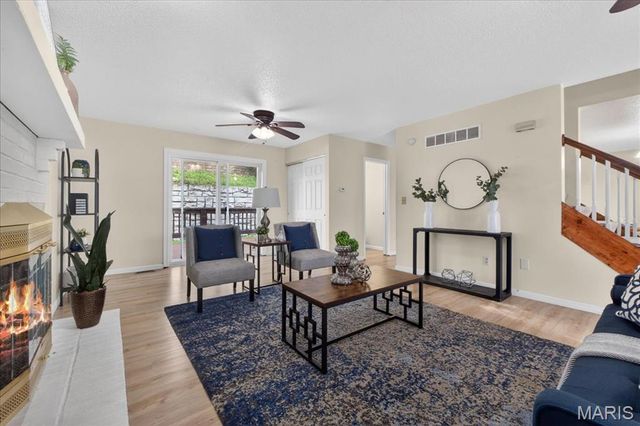 12228 Glenpark Drive, Maryland Heights, MO 63043