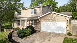 12228 Glenpark Drive, Maryland Heights, MO 63043