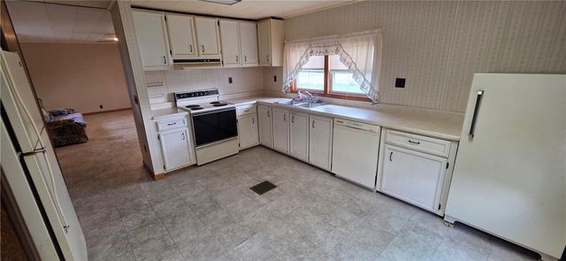 581 E Bakersville Edie Rd, Lincoln Twp, PA 15501