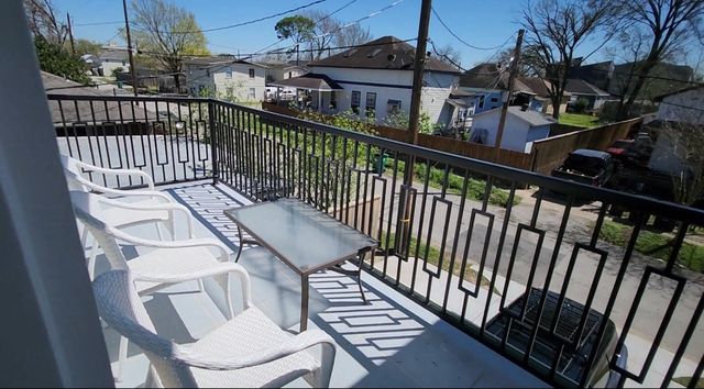 207 Carl Street B, Houston, TX 77009