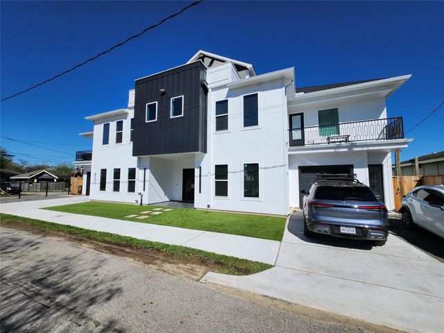 207 Carl Street B, Houston, TX 77009