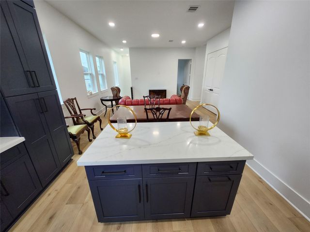 207 Carl Street B, Houston, TX 77009