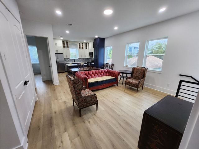 207 Carl Street B, Houston, TX 77009