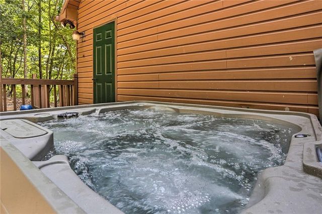 148 Gateway Drive, Ellijay, GA 30540