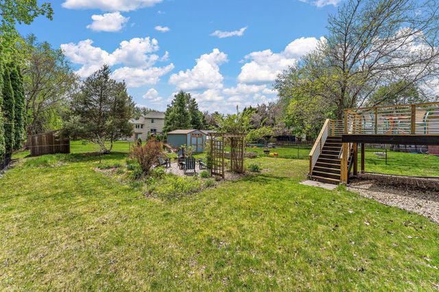 986 Demont Avenue E, Maplewood, MN 55109