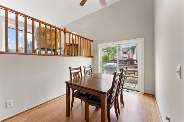 986 Demont Avenue E, Maplewood, MN 55109