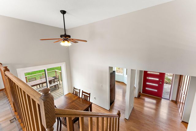 986 Demont Avenue E, Maplewood, MN 55109