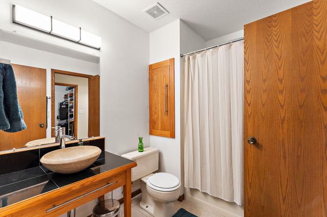 986 Demont Avenue E, Maplewood, MN 55109