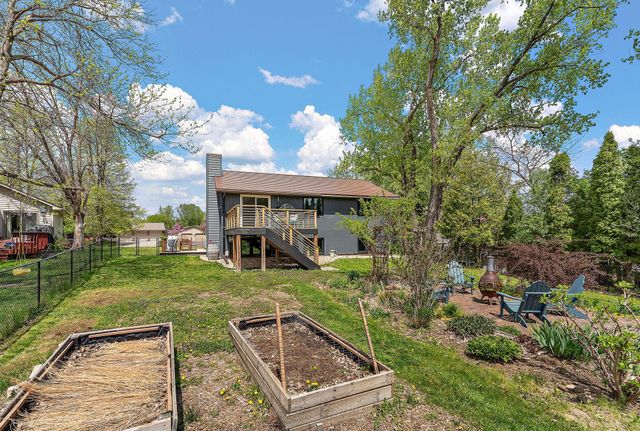 986 Demont Avenue E, Maplewood, MN 55109