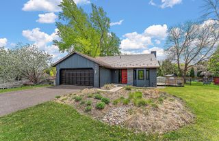 986 Demont Avenue E, Maplewood, MN 55109