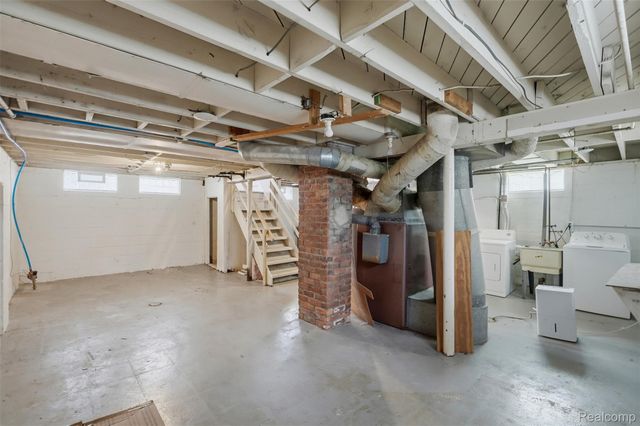 26357 Eton Avenue, Dearborn Heights, MI 48125