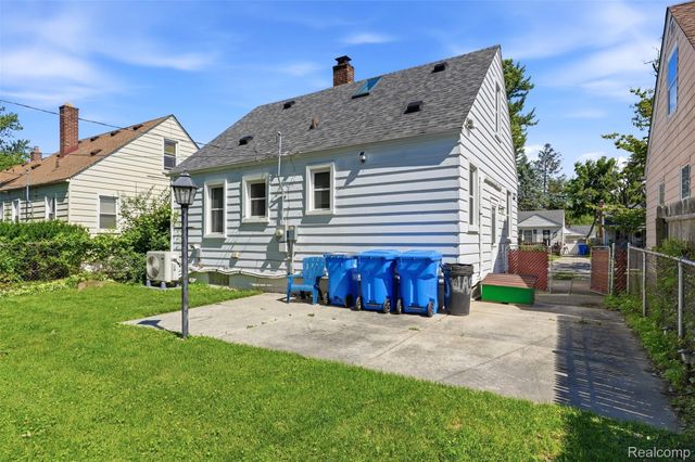 26357 Eton Avenue, Dearborn Heights, MI 48125