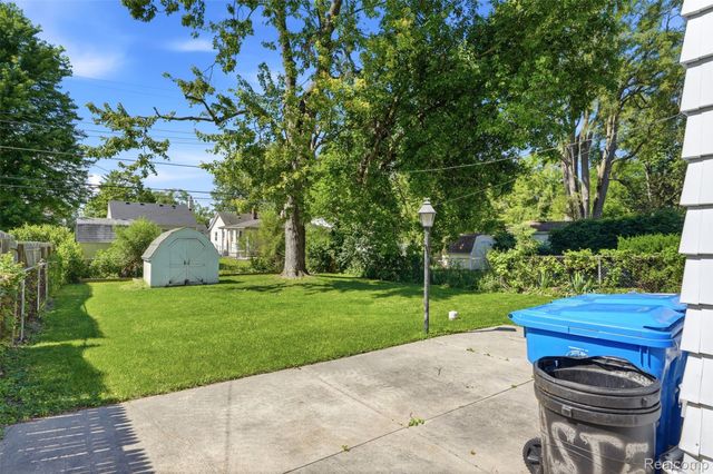 26357 Eton Avenue, Dearborn Heights, MI 48125