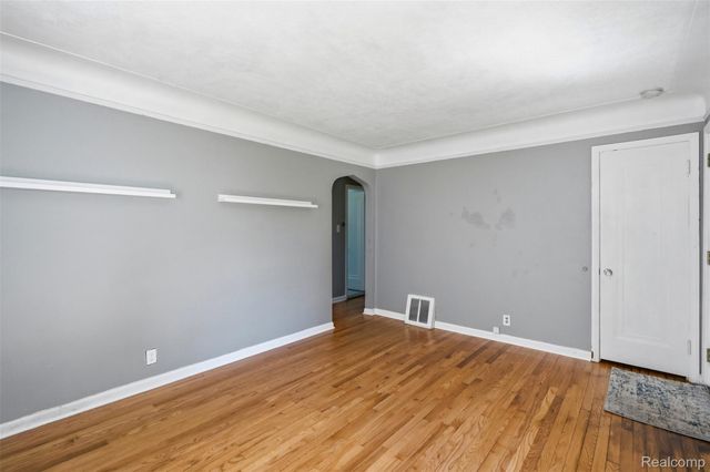 26357 Eton Avenue, Dearborn Heights, MI 48125