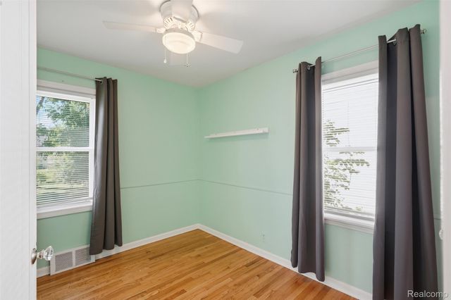 26357 Eton Avenue, Dearborn Heights, MI 48125