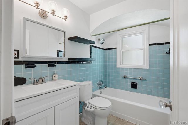 26357 Eton Avenue, Dearborn Heights, MI 48125