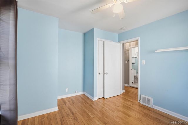 26357 Eton Avenue, Dearborn Heights, MI 48125