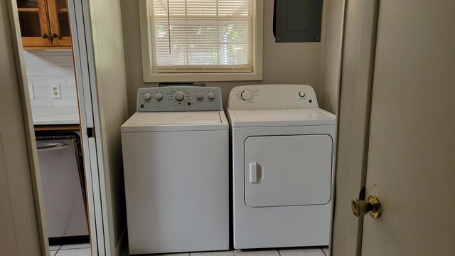 1914 Donna Dr, Deridder, LA 70634