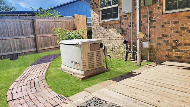 1914 Donna Dr, Deridder, LA 70634