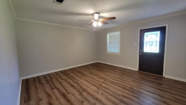 1914 Donna Dr, Deridder, LA 70634