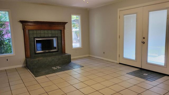 1914 Donna Dr, Deridder, LA 70634