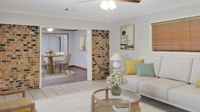 1914 Donna Dr, Deridder, LA 70634