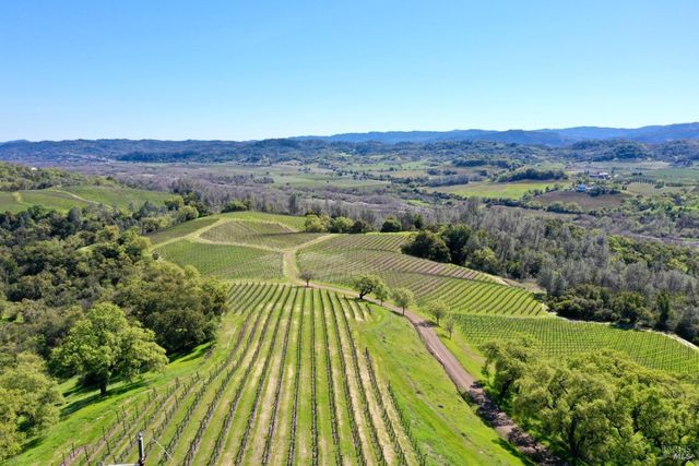 25500 River Rd, Cloverdale, CA 95425