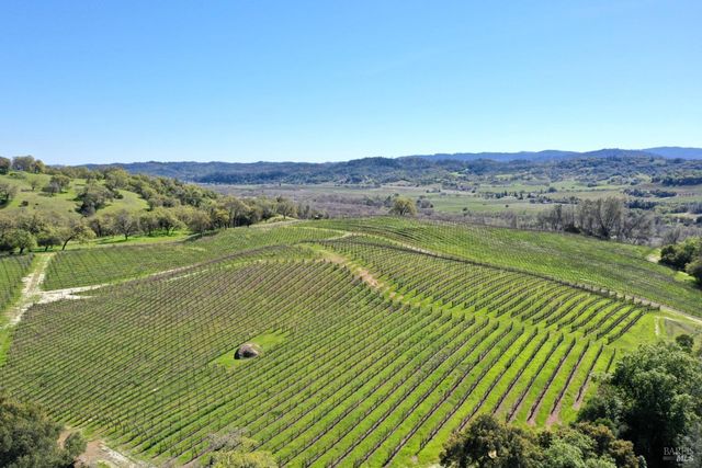 25500 River Rd, Cloverdale, CA 95425