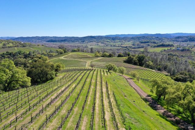 25500 River Rd, Cloverdale, CA 95425