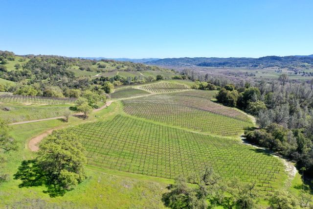 25500 River Rd, Cloverdale, CA 95425