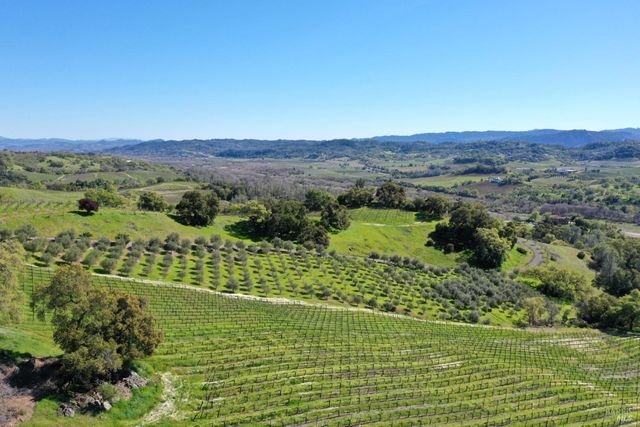 25500 River Rd, Cloverdale, CA 95425