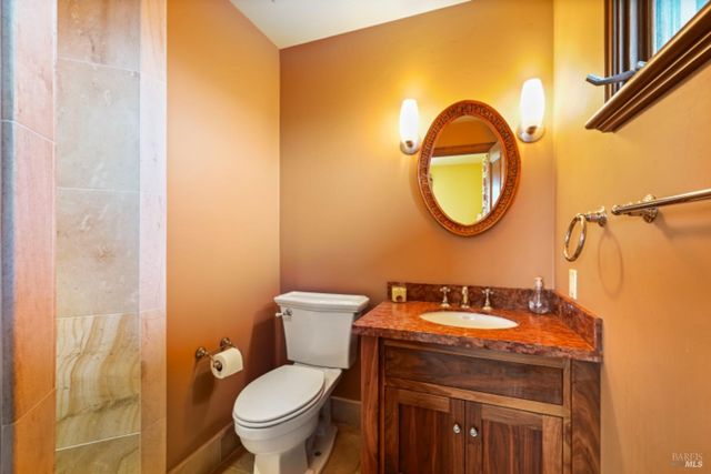 25500 River Rd, Cloverdale, CA 95425