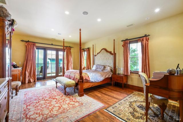 25500 River Rd, Cloverdale, CA 95425