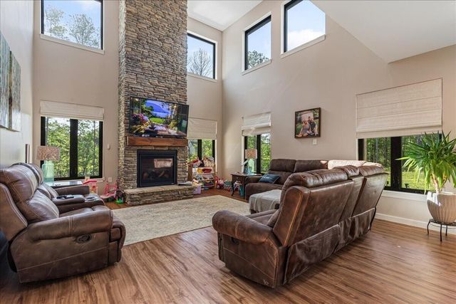 479 County Road 550, Englewood, TN 37329