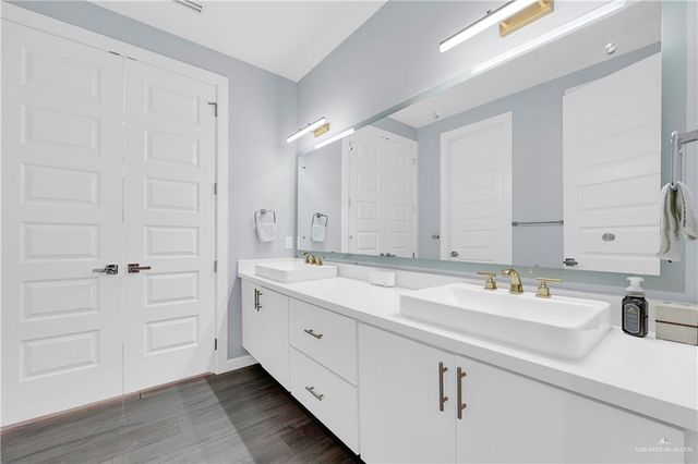 2301 S 49th Street, Mcallen, TX 78503