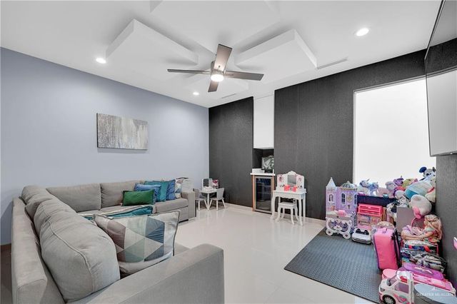 2301 S 49th Street, Mcallen, TX 78503