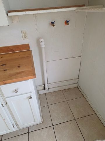 211 Dowman St, Schertz, TX 78154